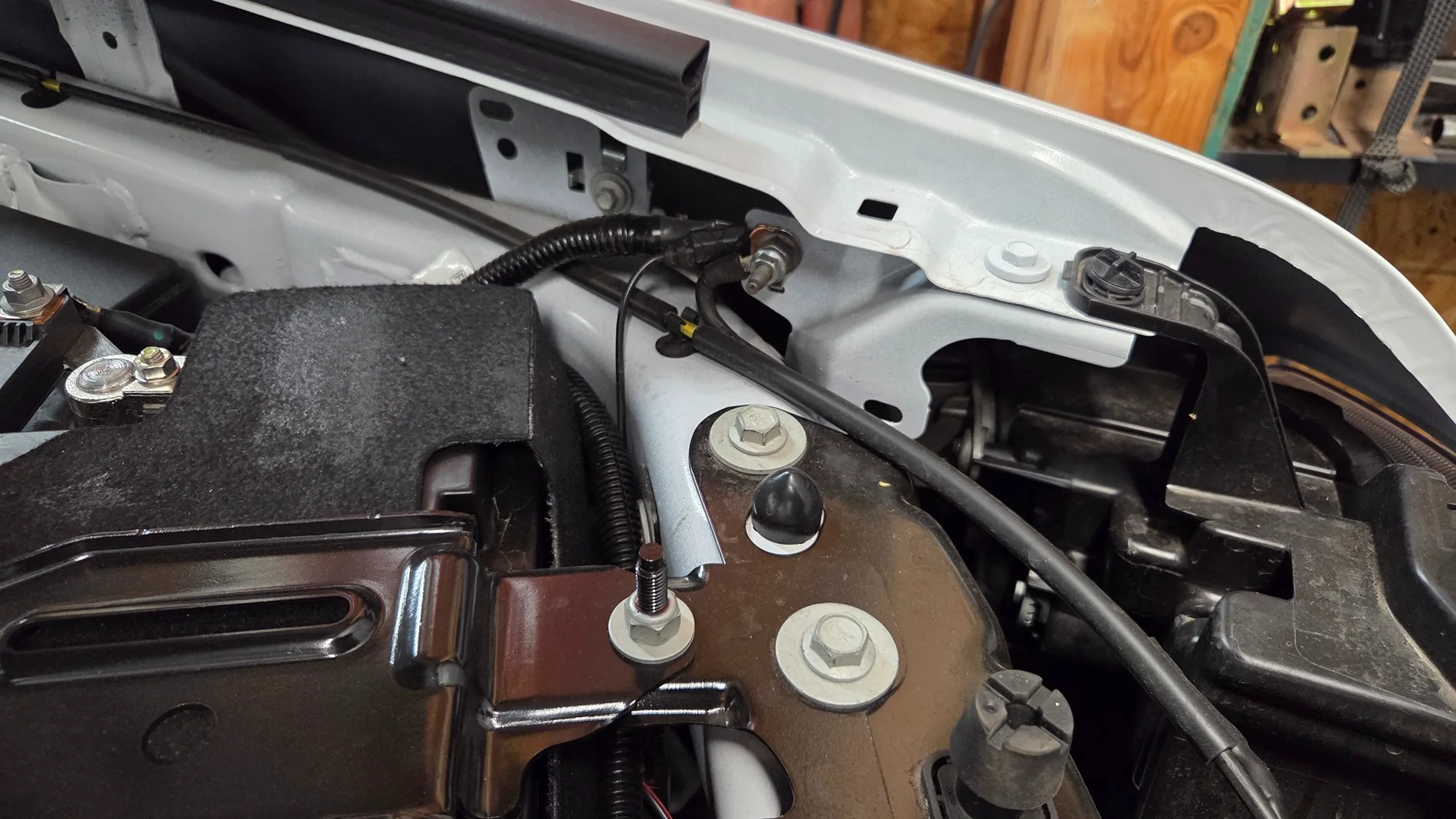 Ford Ranger Air Compressor - Voltage Sag triggers VDM errors? ground point1