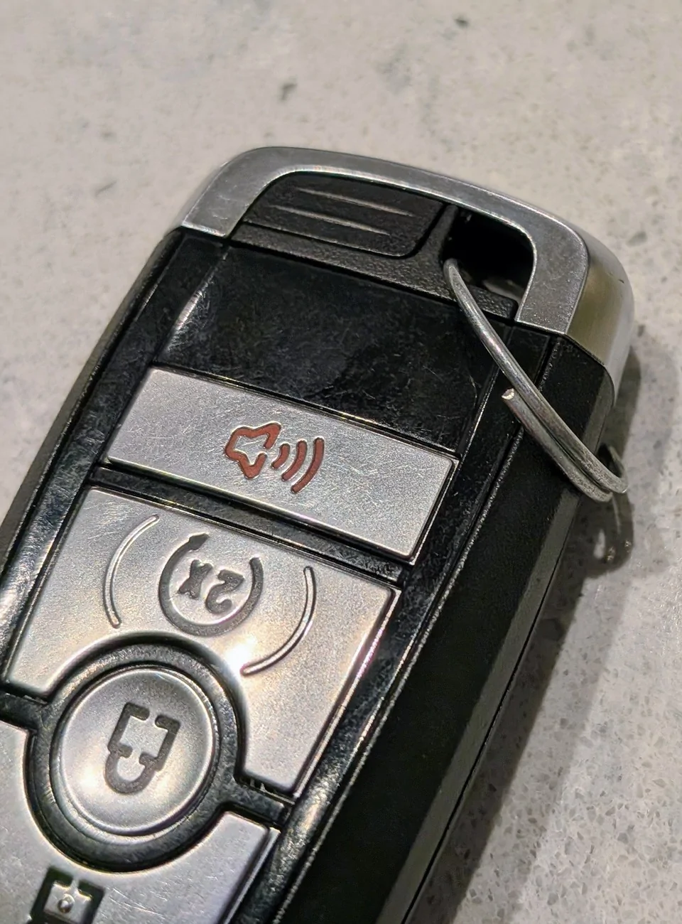 Ford Ranger How do I put a regular split ring on the key fob? PXL_20260902_035538952.MACRO_FOCUS~2