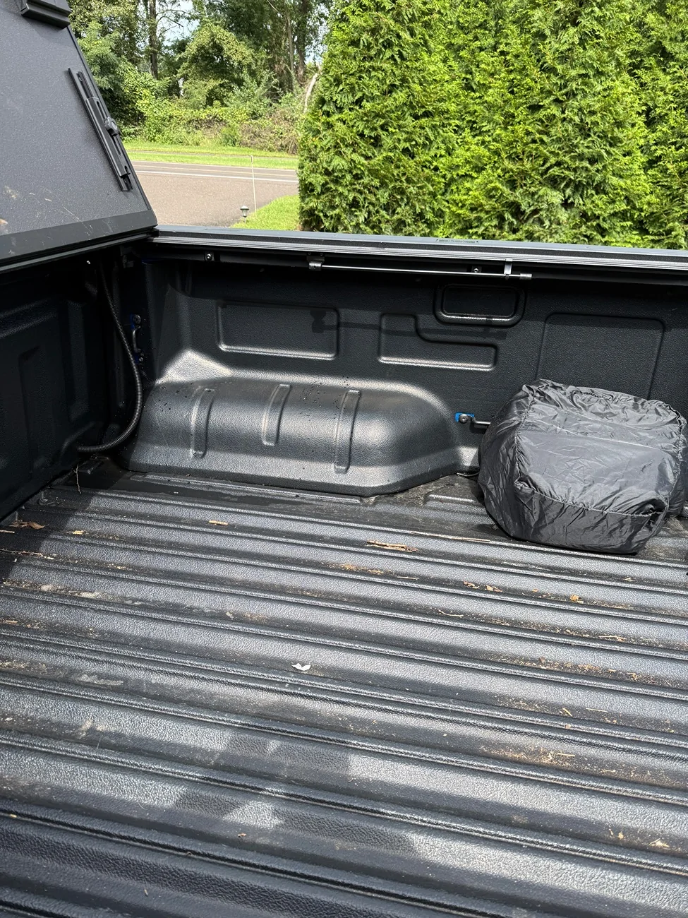 Ford Ranger Bakflip MX4 tonneau - this much leak normal? IMG_8422