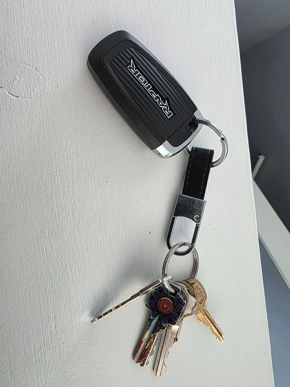 Ford Ranger How do I put a regular split ring on the key fob? 1000030222