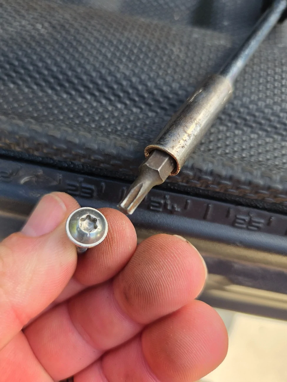 Ford Ranger Inexpensive bed extender (less then 100 dollar kit) 20260914_163852