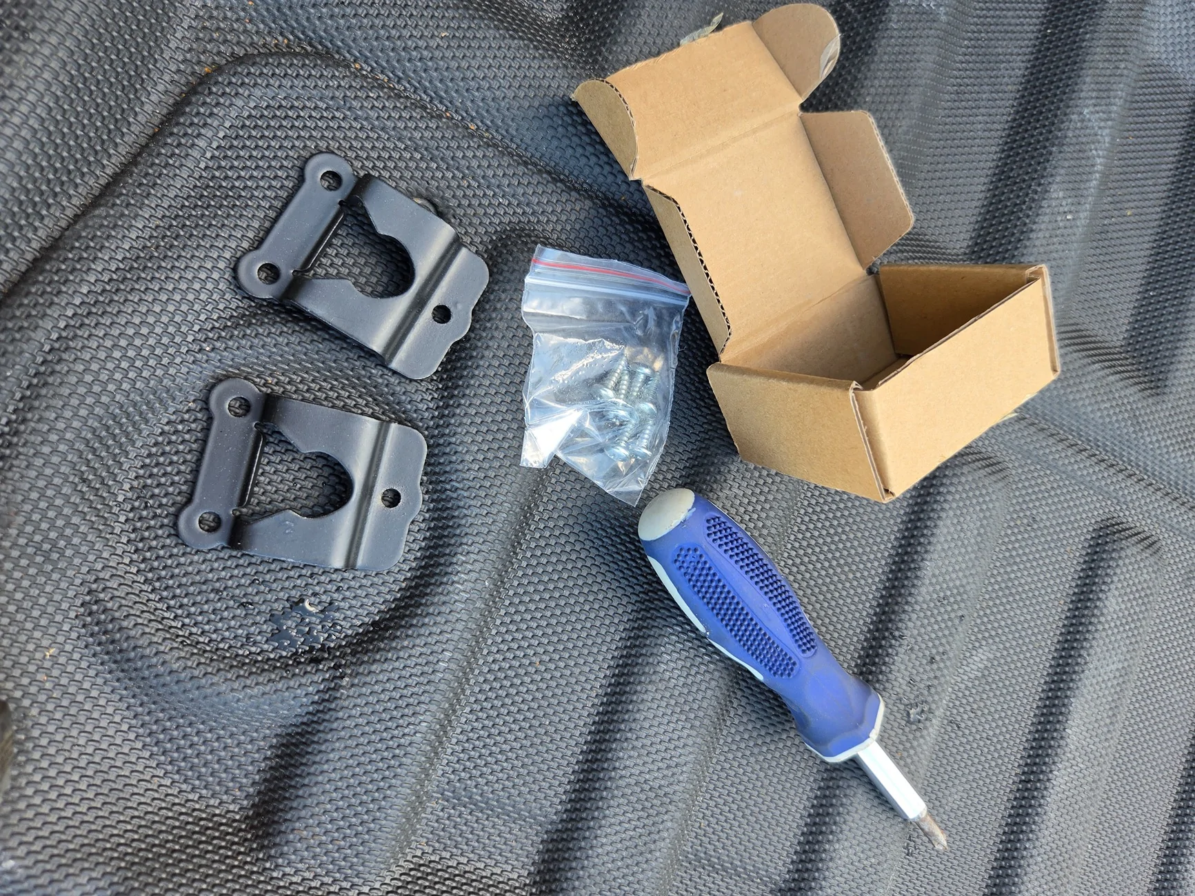 Ford Ranger Inexpensive bed extender (less then 100 dollar kit) 20260914_163245