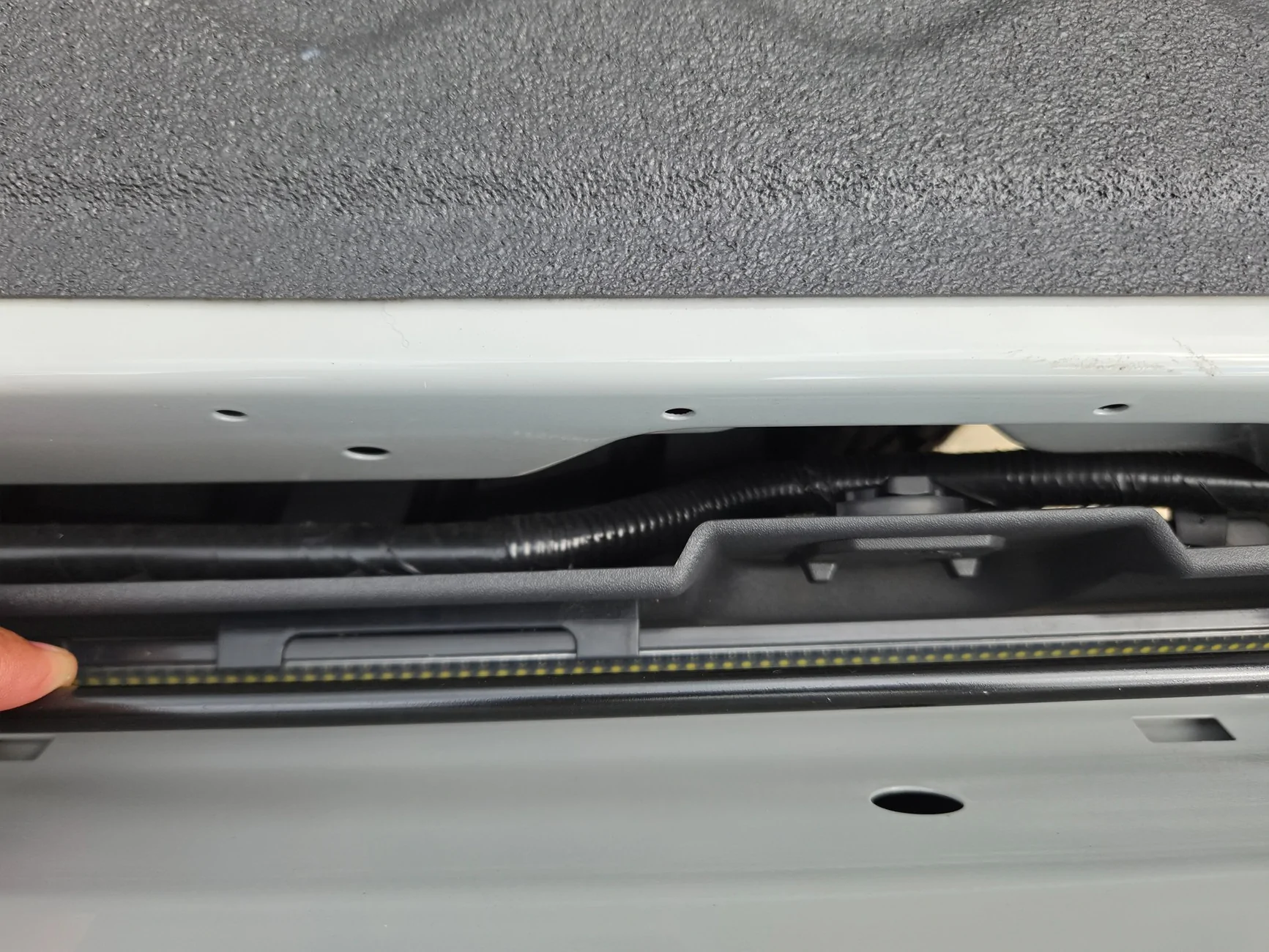 Ford Ranger Putco OEM Tailgate light bar 20260921_155706