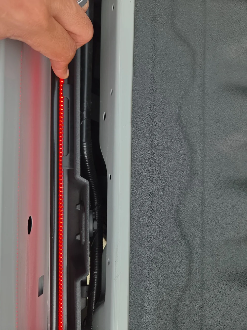 Ford Ranger Putco OEM Tailgate light bar 20260921_155738