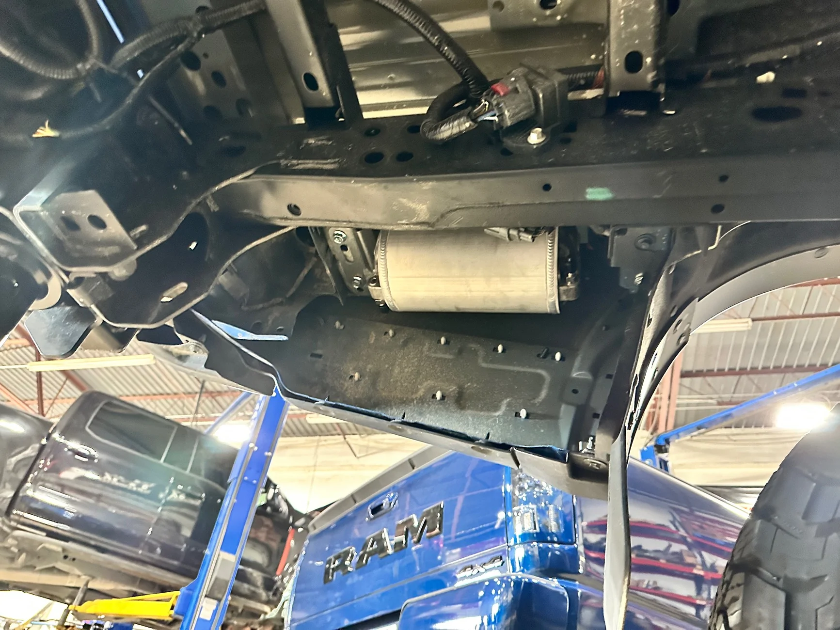 Ford Ranger ARB under seat air compressor IMG_3511