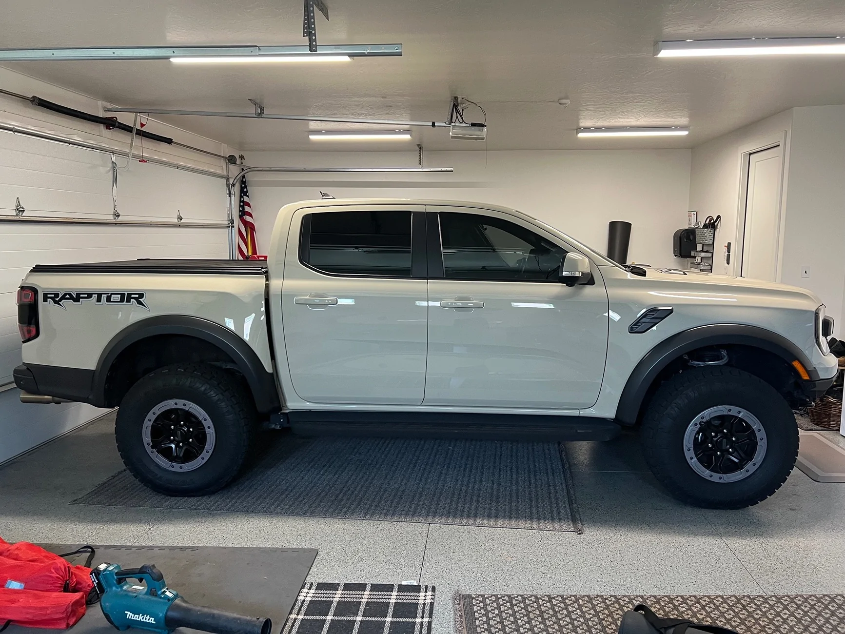 Ford Ranger Anyone running a 2"/1" lift with 285/75/17 tires? truck2