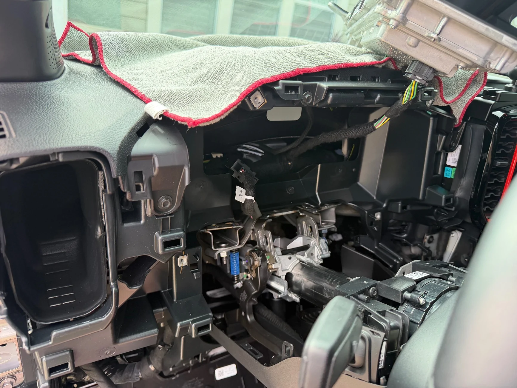 Ford Ranger Hands-free drive Comma.ai Four installed on 2024 Ranger Raptor IMG_2444