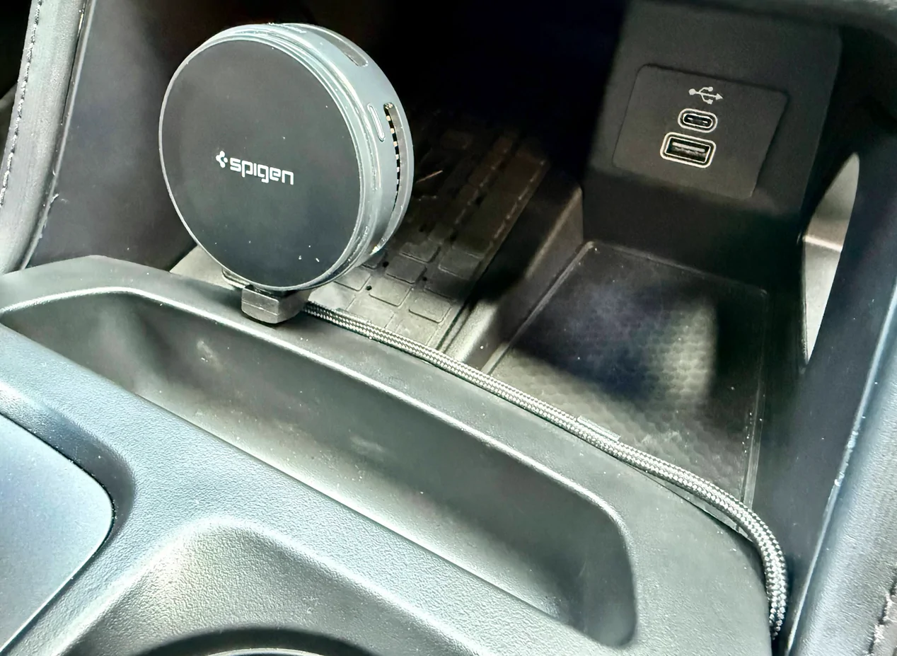 Ford Ranger Installing an OEM wireless phone charger rraptor_console_wire_routing_4
