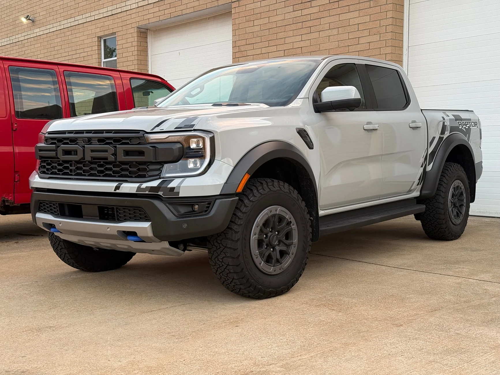 Ford Ranger Added missing decal on front bumper IMG_1837