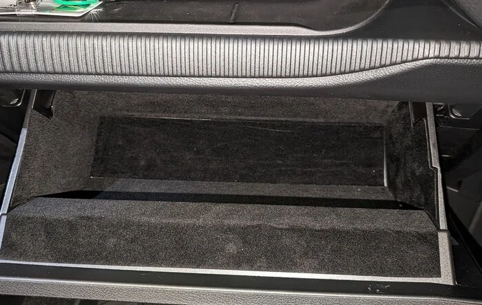 Lined glovebox with felt