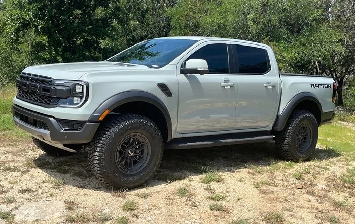 RTR EVO 6 - 17x9 +30 wheels with 315/70/17 tires on Ranger Raptor