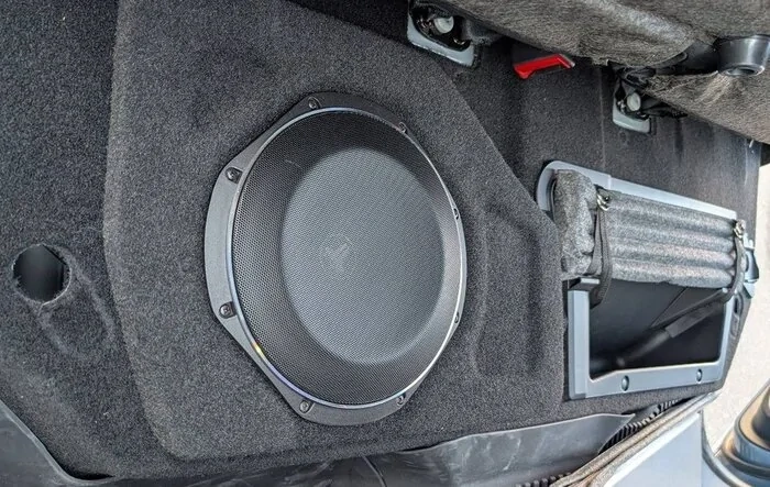 Audio Upgrade Review! JL Audio Stealthbox + Sound Good Stereo Kicker LOC + AudioControl 1.300 Amp