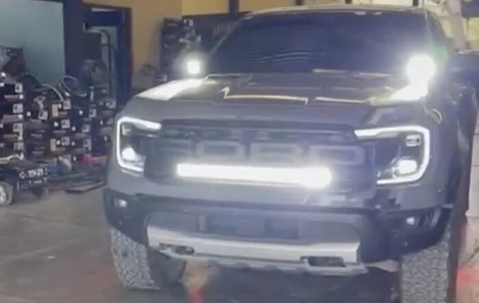 30" Rigid light bar + rock lights installed