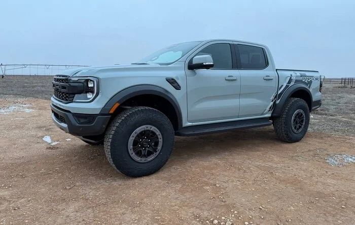 2” Level, 35’s and BORA 1.25” adapters installed on Ranger Raptor