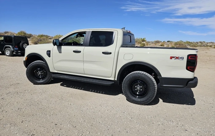 Got steel wheels on my XLT -- from Bronco Big Bend Black Diamond Edition