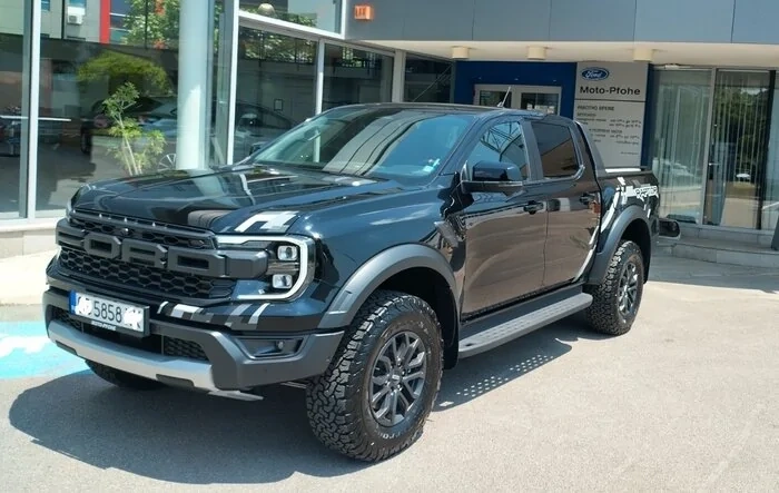 My new Ranger Raptor build - from the beginning to upgrades: Darkening of front and rear lights whit installation of protective foil and  frames.