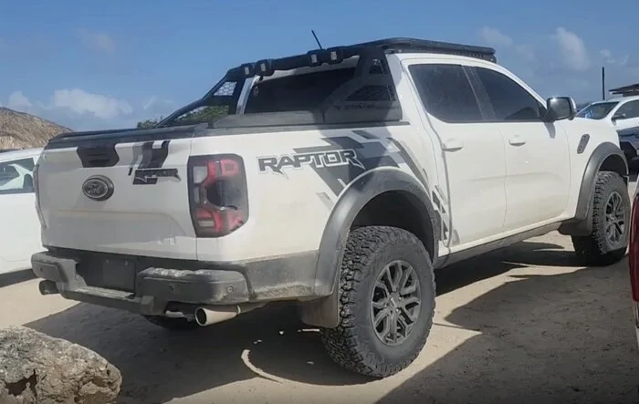 Roofrack with LED bar on the Ranger Raptor next gen