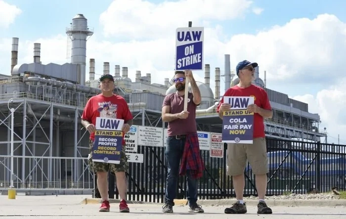 UAW and Ford Reach Tentative Agreement